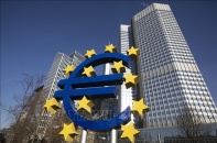 ECB vẫn "đau đầu" với lãi suất