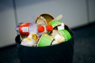 Liên minh châu Âu thông qua dự luật về cắt giảm rác thải bao bì, cấm đồ nhựa dùng một lần 