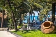 L’Azure - Có một khu nghỉ dưỡng xanh mát nơi đảo Ngọc