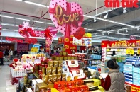 Nhiều sàn thương mại, siêu thị chạy đua khuyến mãi nhân ngày Valentine