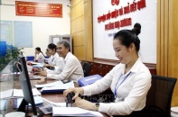 Phân công sửa đổi, bổ sung, ban hành các văn bản liên quan đến tổ chức chính quyền địa phương 2 cấp