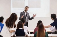 Quy định việc dạy và học bằng tiếng nước ngoài trong cơ sở giáo dục từ ngày 25/9/2025