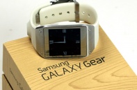 Samsung tính ra smartwatch mới cạnh tranh với Apple Watch