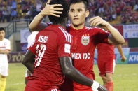 Pha ghi bàn siêu nhanh của Công Vinh đi vào lịch sử V-League