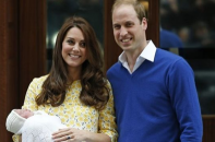 Vợ chồng Hoàng tử William khoe tiểu công chúa mới sinh