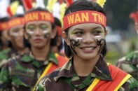 Việc kiểm tra trinh tiết của nữ quân nhân Indonesia gây tranh cãi