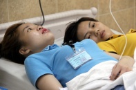 Công nhân ngộ độc khí lại ngất xỉu, gần nghìn người di tản