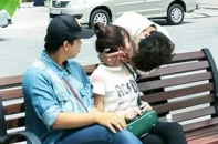 Trào lưu Kiss Cam - cưỡng hôn trên đường: Văn minh hay trò lố?