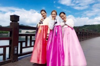 Jennifer Phạm, Minh Hằng, Hồng Ánh rạng rỡ với trang phục hanbok 