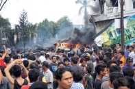 Máy bay quân sự Indonesia lao xuống khách sạn, hơn 100 người chết