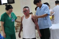 Cảm phục nghị lực phi thường của người lính sống sót sau vụ máy bay rơi