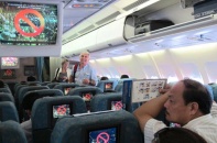 Hành khách Vietnam Airlines bị cưỡng chế vì cố tình hút thuốc