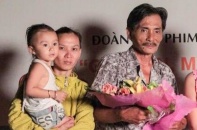 Thương Tín được vợ con lên phim trường suốt tuần để chăm sóc