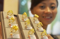 Vì sao nhà đầu tư thế giới đổ xô mua vàng?