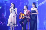Ca sỹ Thu Phương xúc động hát cùng anh và em gái