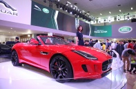 Land Rover và Jaguar mang những "chiến binh" dũng mãnh đến triển lãm ôtô
