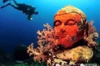 Nhiều tượng Phật nằm dưới đáy biển Indonesia một cách bí ẩn