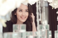 Văn Anh và Tú Vi chăm chút cho lễ cưới