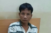 Bắt đối tượng lợi dụng chờ đèn đỏ để rạch đồ, trộm cắp