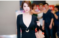 Ngọc Trinh mặc sexy, xách túi hiệu dự ra mắt phim