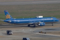 Một tàu bay Vietnam Airlines hạ cánh an toàn bằng phanh phụ 