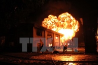 Cháy nổ dữ dội tại kho chứa sơn rộng 1.500m2 ở Bình Dương