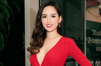 Hoa hậu Mai Phương Thúy mặc sexy đi trao giải "Bài hát Việt"