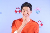 Song Joong Ki khiến fan Thái tan chảy với nụ cười kẹo ngọt