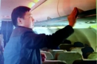Hành khách Trung Quốc móc túi trên máy bay Vietnam Airlines