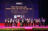 100 doanh nhân tiêu biểu 2016 nhận cúp Thánh Gióng