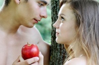 Nóng mắt với chương trình bắt người chơi khỏa thân ghi hình