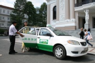 Bị "treo xe" vì quy định lái xe quá 4 giờ liên tục: Các hãng taxi kêu khổ