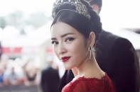 Ngỡ ngàng với "đại gia đình" toàn tỷ phú của Lý Nhã Kỳ