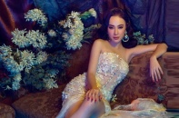 Angela Phương Trinh gợi cảm với váy xuyên thấu