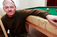 Mê mẩn với chiếc bàn billiards làm từ 1,85 triệu quê diêm