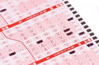 Quét nhà tìm được vé số độc đắc 22 tỷ bị bỏ quên