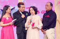 Bố mẹ Trấn Thành nghẹn ngào vì con trai chịu nhiều áp lực dư luận