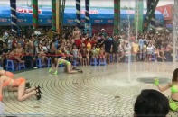 Dừng chương trình vũ công diện bikini nhảy phản cảm ở Đầm Sen