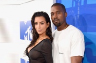 Vợ chồng Kim Kardashian chi 45.000 USD thuê người mang thai hộ