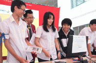 Bộ bảo tạm dừng, thi Olympic Tiếng Anh qua mạng vẫn tiếp tục triển khai