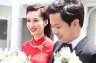 Hoa hậu Đặng Thu Thảo rạng rỡ lên xe hoa về nhà chồng