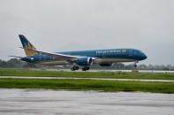 Máy bay Vietnam Airlines hạ cánh khẩn cấp cứu hành khách