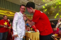 H"Hen Niê, Mr. Đàm hào hứng gặp tuyển U23 Việt Nam ở Sài Gòn