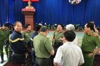 Họp báo vụ cháy 13 người chết: Cửa ngăn cháy bị... chèn đá!