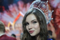 Cô gái 18 tuổi đăng quang Hoa hậu Nga 2018