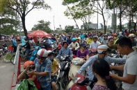 Hà Nội: Công viên đông "nghẹt thở" dịp nghỉ lễ