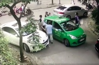 Nguyên nhân bất ngờ vụ tài xế taxi bị bố con người đàn ông đi Mercedes đánh