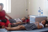 Hơn 40 học sinh ngộ độc nghi do uống trà sữa liên hoan cuối năm