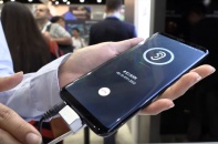 Màn hình smartphone sắp kiêm chức năng loa âm thanh