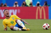 Maradona dè bỉu hành động ăn vạ của Neymar